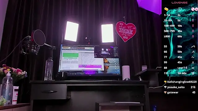 Snapshot of Raissa_sky26 chatting on January 13, 8:47 am Raissa sky26 online show from January 13, 8:47 am