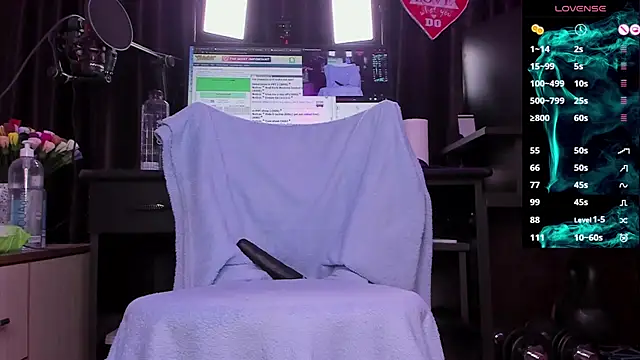 Snapshot of Raissa_sky26 chatting on February 22, 3:45 am Raissa sky26 online show from February 22, 3:45 am