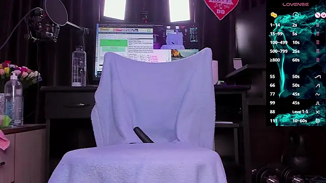 Snapshot of Raissa_sky26 chatting on February 23, 3:35 am Raissa sky26 online show from February 23, 3:35 am