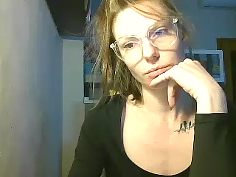 Feli blue online show from December 13, 8:41 am