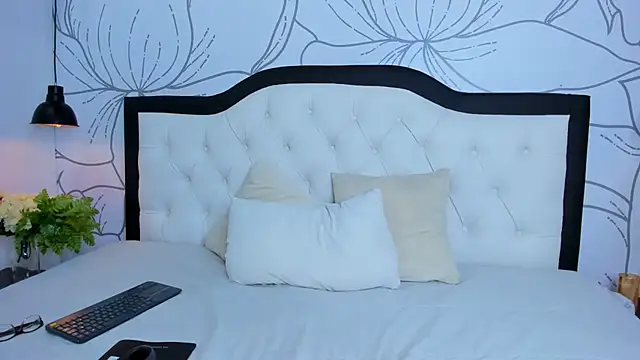 margot smith  online show from January 23, 12:41 pm