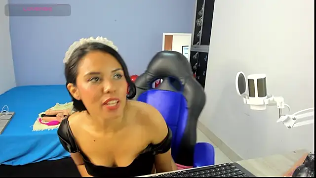 nicol jone1 online show from February 21, 11:01 am