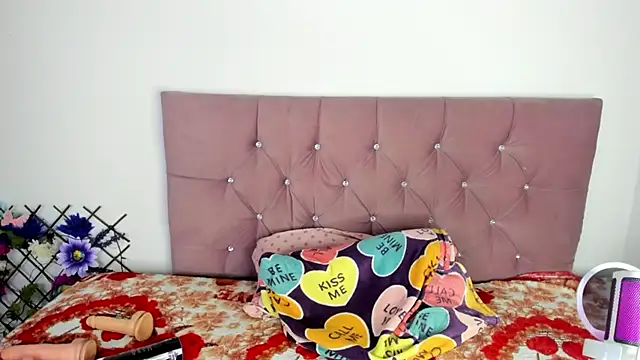 nicol jone1 online show from March 13, 9:59 pm