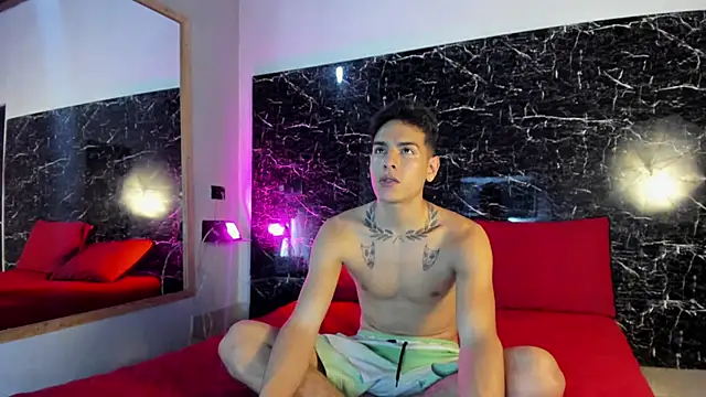 Snapshot of Couplehot__1 chatting on January 7, 11:56 pm Couplehot 1 online show from January 7, 11:56 pm