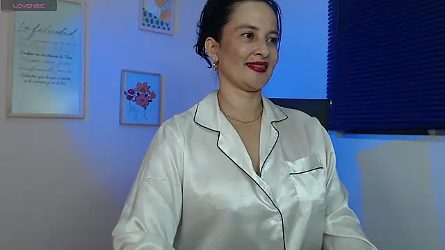 lucy diiaz online show from January 5, 2:38 am