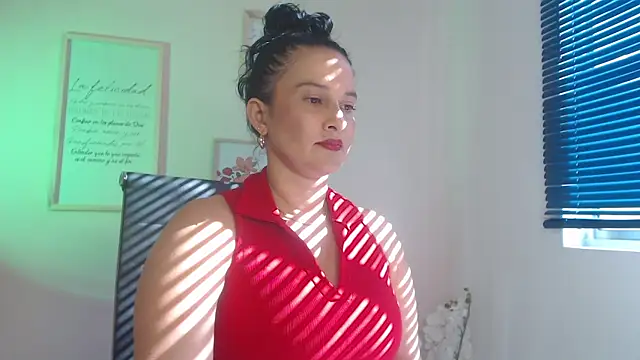 lucy diiaz online show from January 29, 8:35 pm