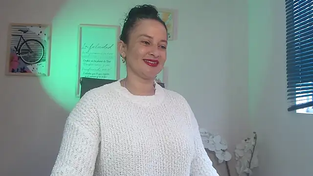 lucy diiaz online show from February 8, 1:54 pm