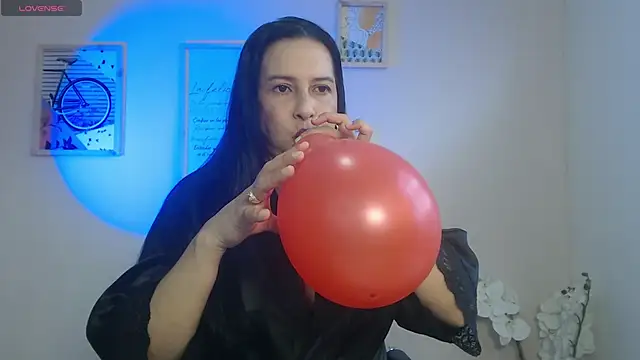 lucy diiaz online show from February 14, 2:02 pm