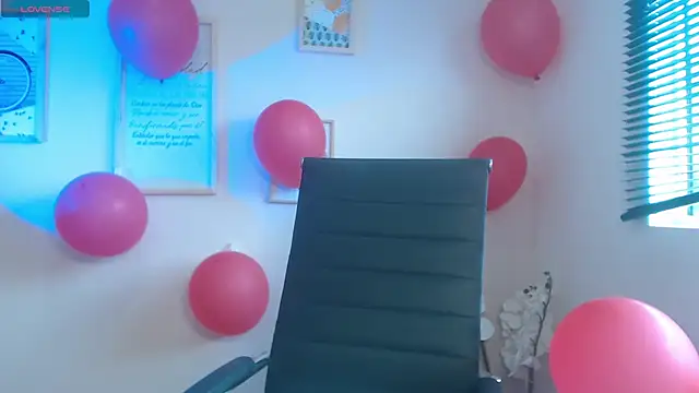 lucy diiaz online show from February 15, 7:06 pm