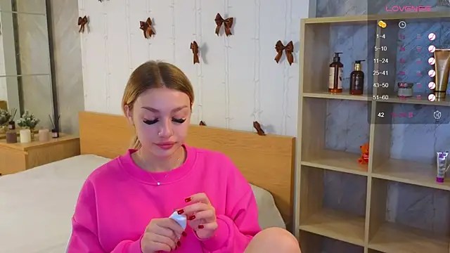 Ella Milla online show from December 30, 5:37 am