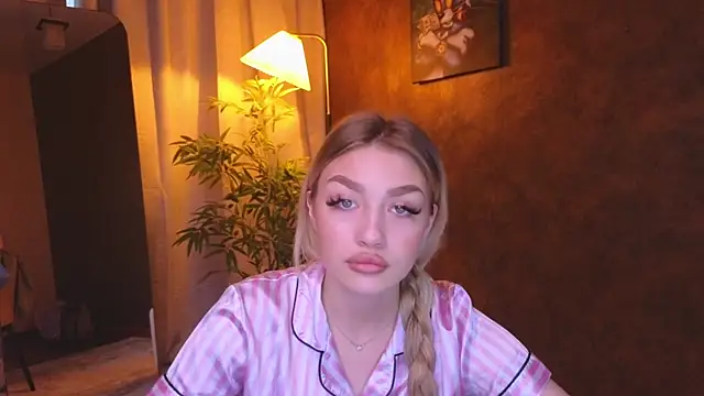 Ella Milla online show from January 7, 11:26 am