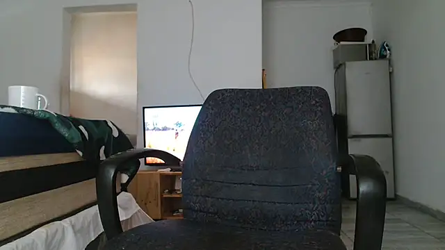 Hugetittiesxx2 online show from October 26, 5:24 am