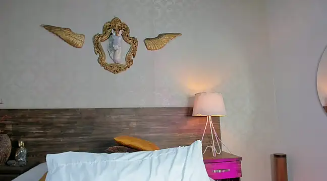 antonhella1 online show from December 17, 4:11 pm