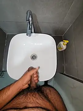 Snapshot of rahulGJ03 chatting on December 24, 6:39 pm rahulGJ03 online show from December 24, 6:39 pm