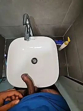 Snapshot of rahulGJ03 chatting on December 25, 8:17 pm rahulGJ03 online show from December 25, 8:17 pm