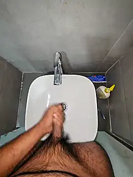 Snapshot of rahulGJ03 chatting on December 27, 4:36 am rahulGJ03 online show from December 27, 4:36 am