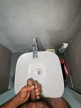 Snapshot of rahulGJ03 chatting on January 17, 10:12 pm rahulGJ03 online show from January 17, 10:12 pm