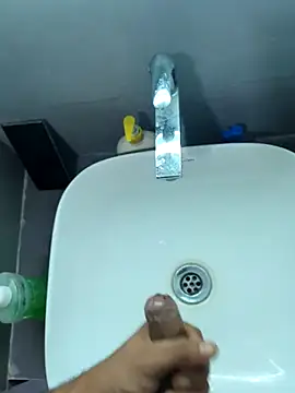 Snapshot of rahulGJ03 chatting on October 22, 10:09 pm rahulGJ03 online show from October 22, 10:09 pm