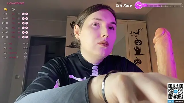 Snapshot of Maria_Bowie chatting on October 31, 7:53 am Maria Bowie online show from October 31, 7:53 am