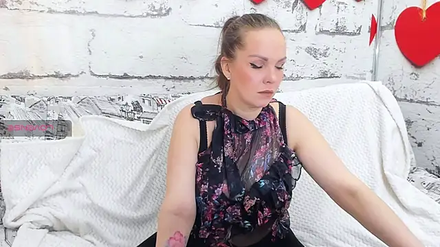 Snapshot of fiery_stella chatting on March 16, 6:53 am fiery stella online show from March 16, 6:53 am