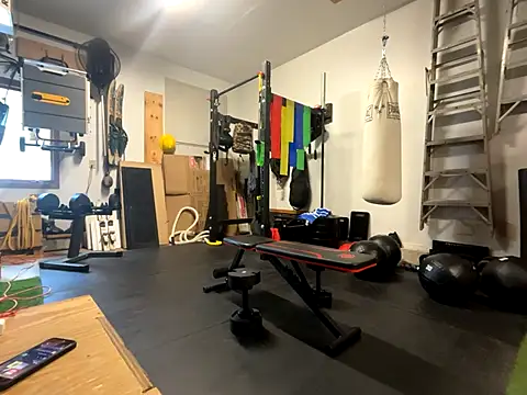 MissSwitch online show from December 4, 6:28 pm