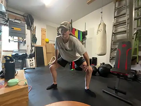 MissSwitch online show from December 12, 5:37 pm