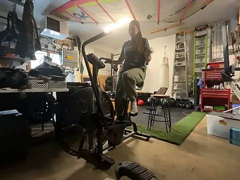 MissSwitch online show from January 6, 5:27 pm