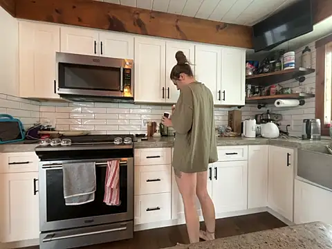 MissSwitch online show from January 17, 3:53 pm