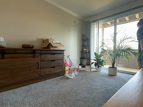 MissSwitch online show from March 19, 6:01 pm