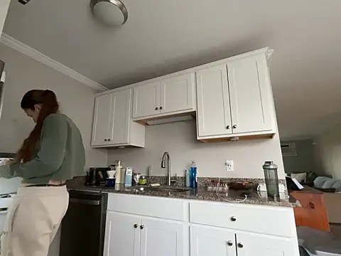 MissSwitch online show from March 21, 12:50 pm