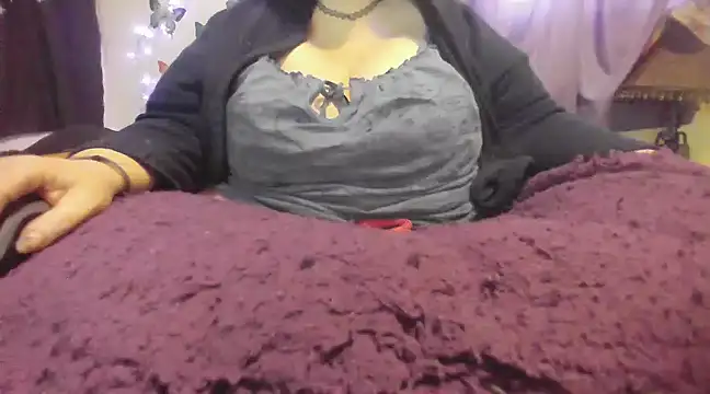 Snapshot of Alli_Kat chatting on January 4, 6:30 pm Alli Kat online show from January 4, 6:30 pm