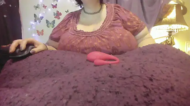 Snapshot of Alli_Kat chatting on January 22, 12:16 am Alli Kat online show from January 22, 12:16 am