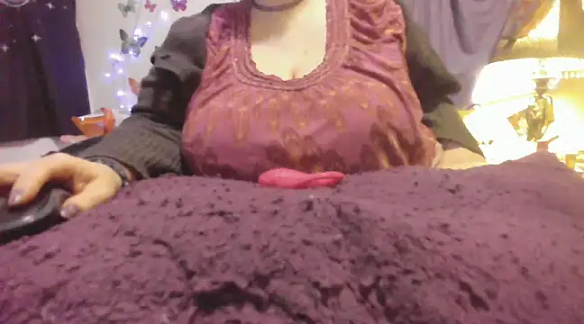 Snapshot of Alli_Kat chatting on January 24, 8:23 am Alli Kat online show from January 24, 8:23 am