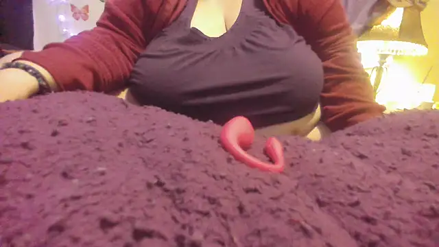 Snapshot of Alli_Kat chatting on February 11, 7:33 am Alli Kat online show from February 11, 7:33 am