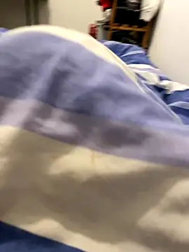 Snapshot of Lcrete chatting on October 25, 1:29 pm Lcrete online show from October 25, 1:29 pm