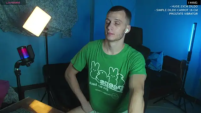 Snapshot of mickeypict chatting on February 14, 4:09 pm mickeypict online show from February 14, 4:09 pm