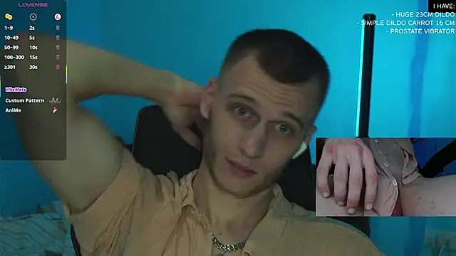 Snapshot of mickeypict chatting on February 24, 1:21 pm mickeypict online show from February 24, 1:21 pm