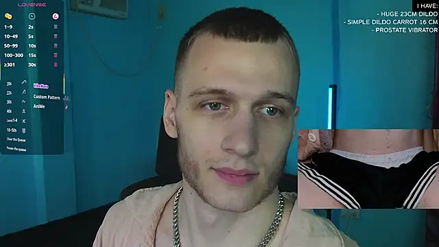 Snapshot of mickeypict chatting on February 25, 4:24 am mickeypict online show from February 25, 4:24 am