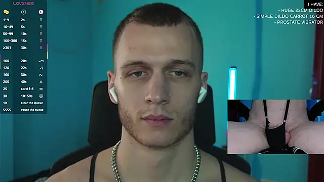 Snapshot of mickeypict chatting on February 26, 6:15 am mickeypict online show from February 26, 6:15 am