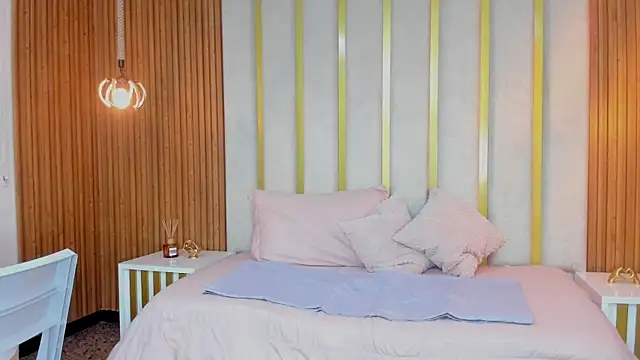 love mommy online show from March 14, 2:20 am