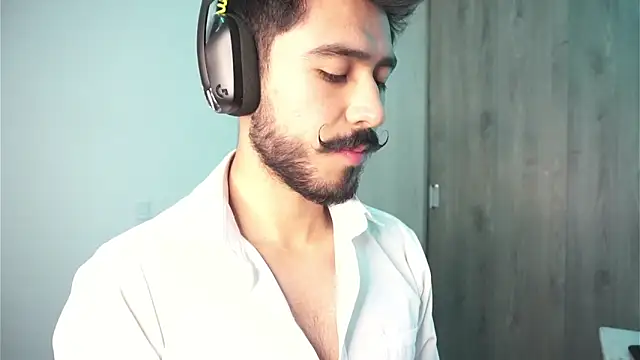 dam0n fr0st online show from December 23, 2:35 am