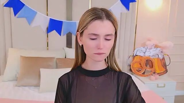 MarybethSnow online show from September 26, 5:06 pm