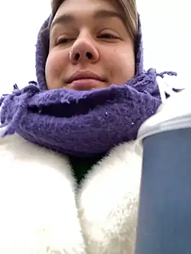 SuzieMurray online show from December 6, 9:21 am