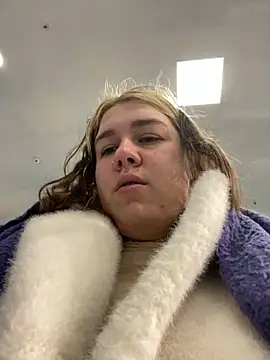 SuzieMurray online show from December 19, 9:18 am