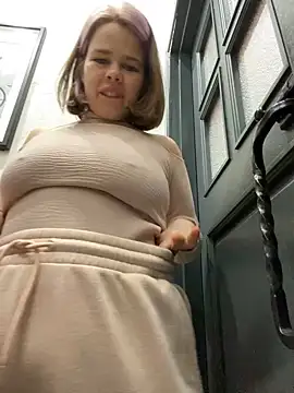 SuzieMurray online show from December 27, 12:23 pm