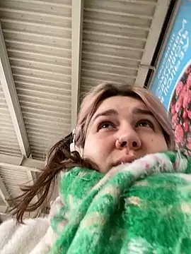 SuzieMurray online show from February 22, 10:18 am