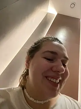 SuzieMurray online show from February 27, 8:17 am