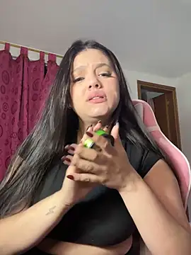 kimberlyhills1 online show from February 6, 1:38 am