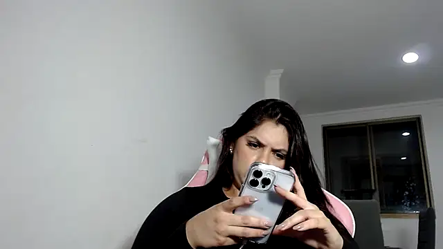 kimberlyhills1 online show from March 10, 11:06 pm