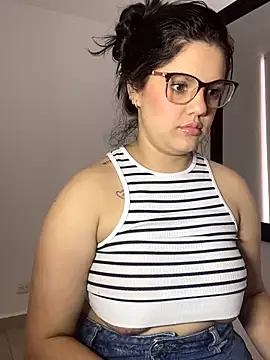 kimberlyhills1 online show from October 20, 7:58 pm